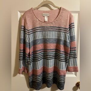 EUC Alfred Dunner top with bling. Size M